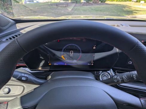New 2026 Chevrolet Trax RS w/ Sunroof Package FWD image 16