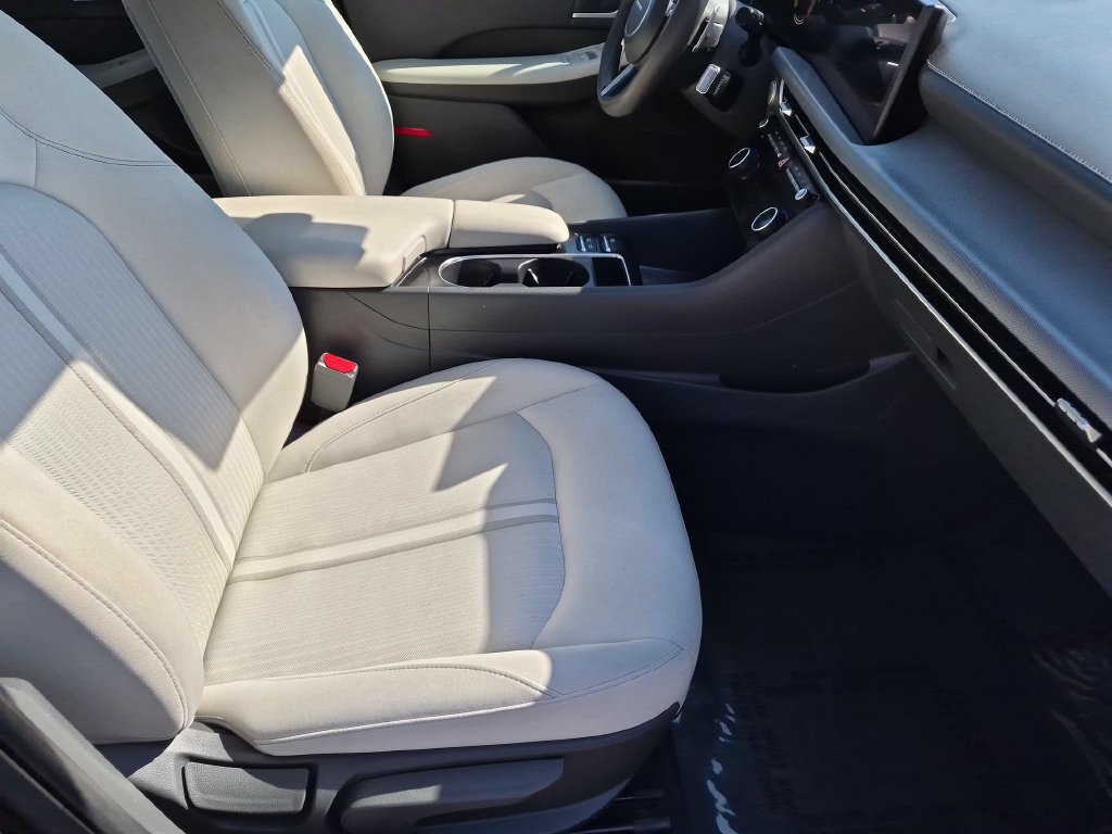 Used 2025 Hyundai Sonata SEL FWD image 30