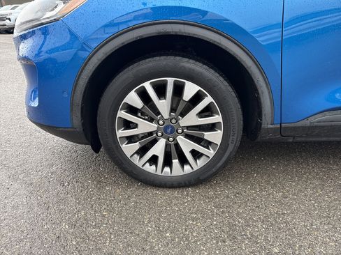 Used 2020 Ford Escape Titanium image 11