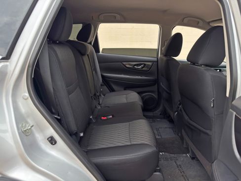 Used 2019 Nissan Rogue SV w/ Premium Package AWD/4WD image 38