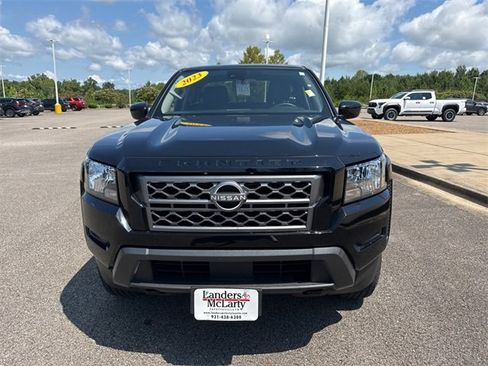 Used 2023 Nissan Frontier SV image 8