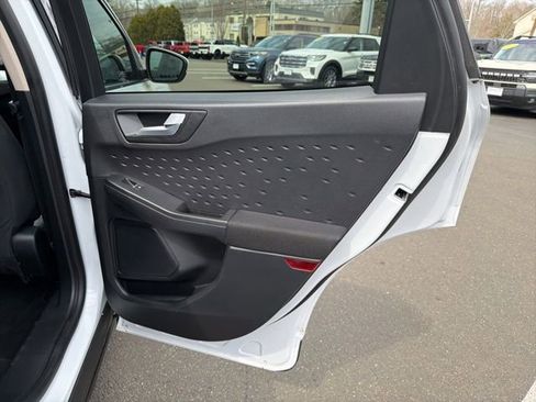 Used 2020 Ford Escape SE image 23