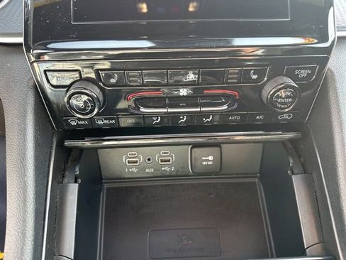 Used 2024 Jeep Grand Cherokee L Laredo AWD/4WD image 15