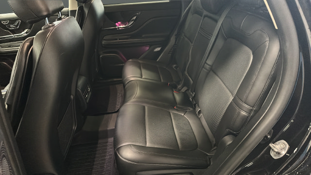 Used 2024 Lincoln Corsair Grand Touring w/ Rear Removable Package Tray AWD/4WD image 22
