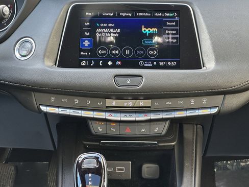 Certified 2023 Cadillac XT4 Luxury w/ Cold Weather Package image 12