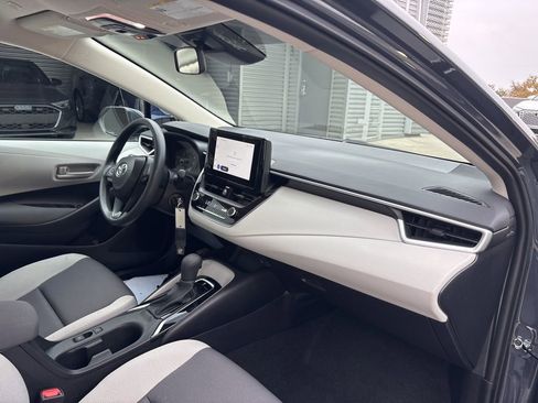 Used 2025 Toyota Corolla LE image 15
