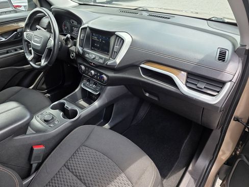 Used 2018 GMC Terrain SLE w/ Driver Convenience Package FWD image 11