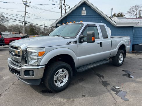 Used 2016 Ford F250 XLT w/ XLT Value Package image 2