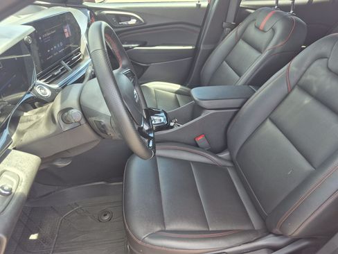 Used 2025 Chevrolet Trax RS w/ Driver Confidence Package FWD image 16