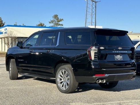 New 2025 Chevrolet Suburban Premier image 18