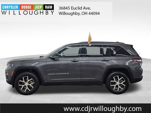 Certified 2025 Jeep Grand Cherokee Limited AWD/4WD image 5