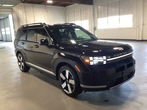 Used 2025 Hyundai Santa Fe Limited image 8