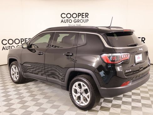 Used 2026 Jeep Compass Latitude AWD/4WD image 21