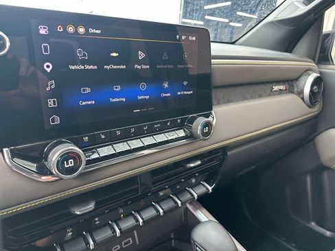 Used 2026 Chevrolet Colorado ZR2 w/ Technology Package AWD/4WD image 17