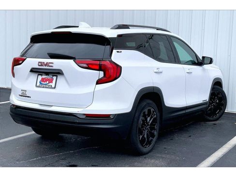 Used 2021 GMC Terrain SLT w/ Elevation Edition image 11