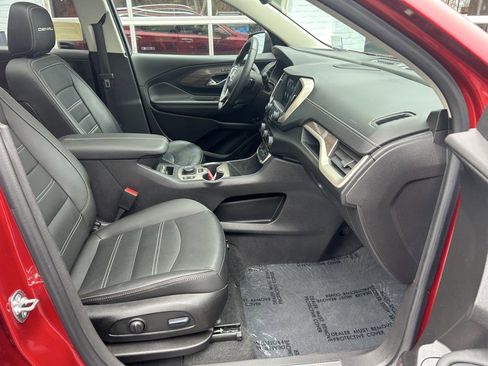 Used 2024 GMC Terrain Denali w/ Denali Premium Package image 11