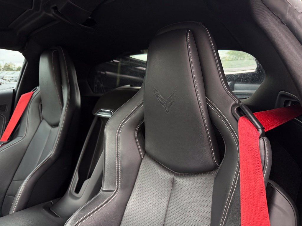 Used 2022 Chevrolet Corvette Stingray Coupe w/ 1LT RWD image 11
