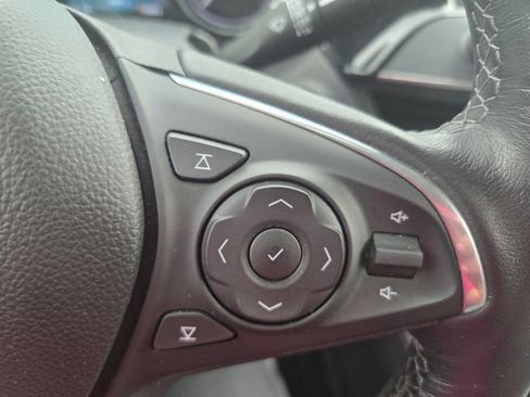 Used 2020 Buick Envision Essence AWD/4WD image 17