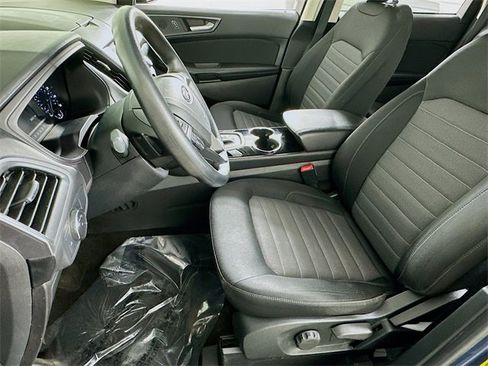 Used 2018 Ford Edge SE image 9