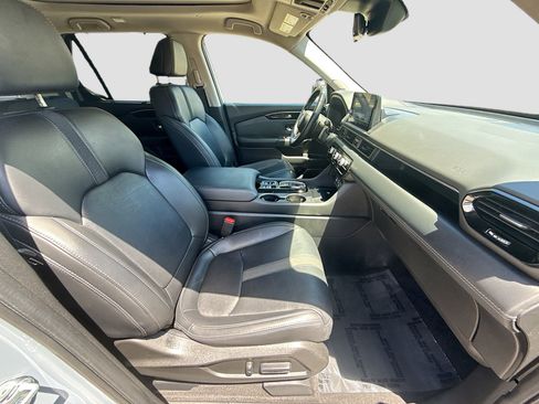 Certified 2023 Honda Pilot Touring image 32