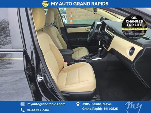 Used 2019 Toyota Corolla LE image 22