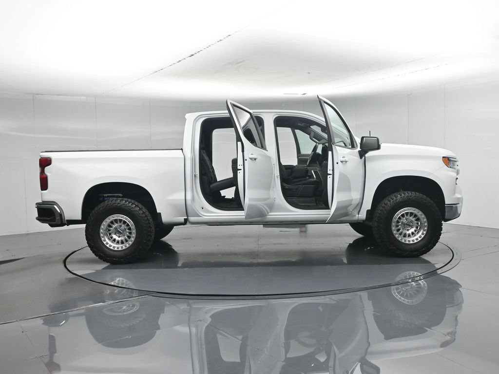 Used 2023 Chevrolet Silverado 1500 LT RWD image 4