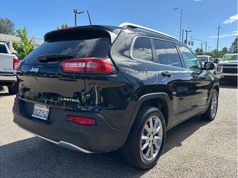 Used 2018 Jeep Cherokee Limited FWD image 8