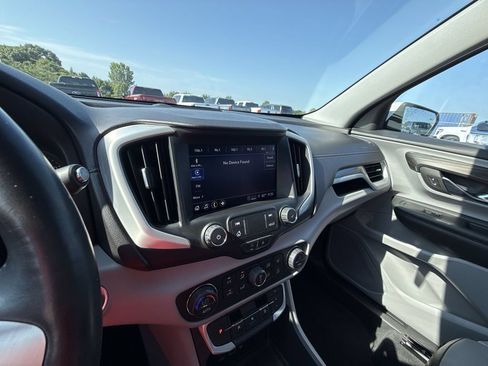 Used 2022 GMC Terrain SLT w/ Tech Package FWD image 19