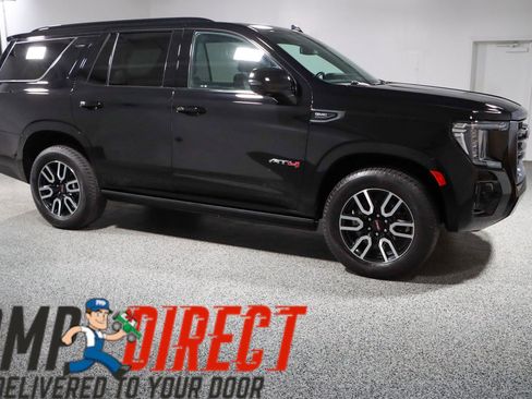 Used 2023 GMC Yukon AT4 w/ AT4 Premium Package AWD/4WD image 6