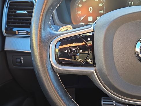 Used 2020 Volvo XC90 T6 R-Design image 21