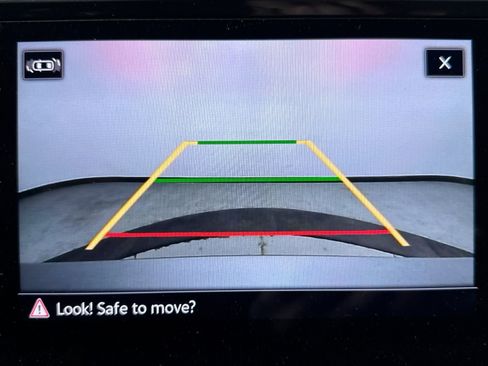 Used 2022 Volkswagen Tiguan SE image 10