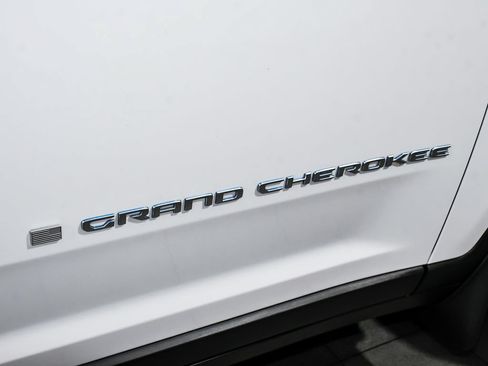 Used 2024 Jeep Grand Cherokee Limited 4xe w/ Trailer Tow Package AWD/4WD image 88