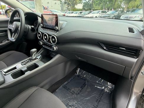Used 2025 Nissan Sentra SV w/ Trunk Package FWD image 18