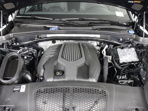 Certified 2026 Porsche Macan AWD/4WD image 26