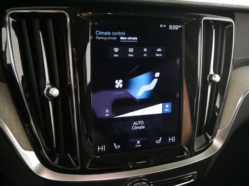 Used 2021 Volvo S60 T8 Inscription w/ Climate Package image 23