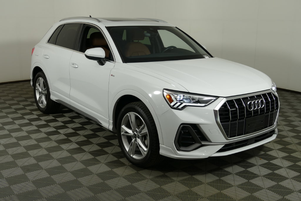 Used 2023 Audi Q3 2.0T Premium Plus w/ Premium Plus Package AWD/4WD image 1