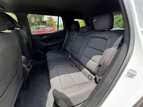Used 2025 Chevrolet Equinox LT FWD image 32