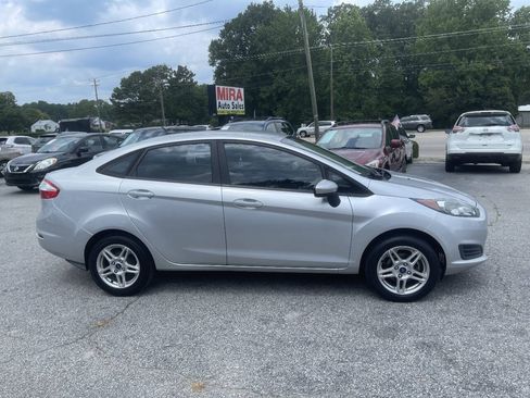 Used 2019 Ford Fiesta SE FWD image 7