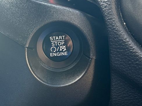 Used 2018 Jeep Compass Trailhawk w/ Cold Weather Group image 30