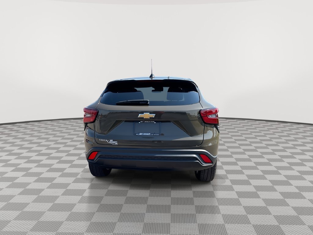 Used 2024 Chevrolet Trax LS w/ LS Convenience Package FWD image 10