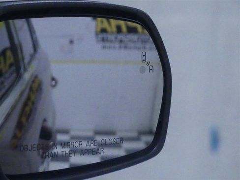 Used 2016 Ford Edge Titanium w/ Equipment Group 302A AWD/4WD image 25
