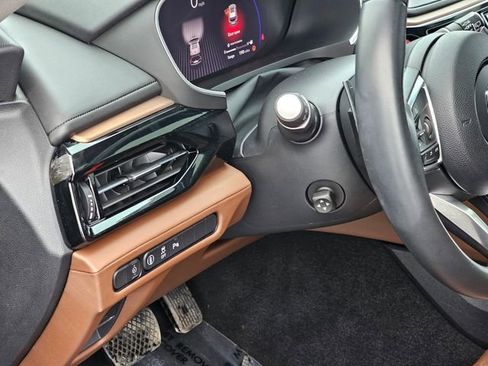 Used 2024 Acura MDX SH-AWD w/ Technology Package image 16