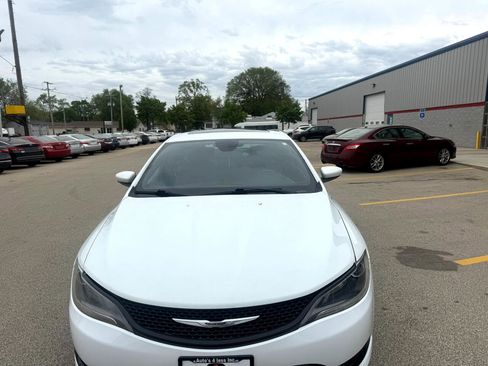 Used 2015 Chrysler 200 S w/ Comfort Group image 3