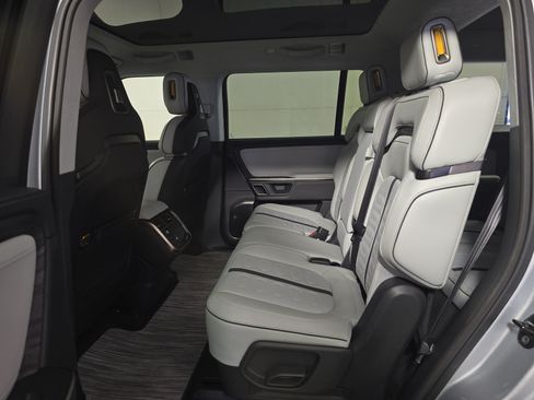 Used 2024 Rivian R1S Adventure AWD/4WD image 21