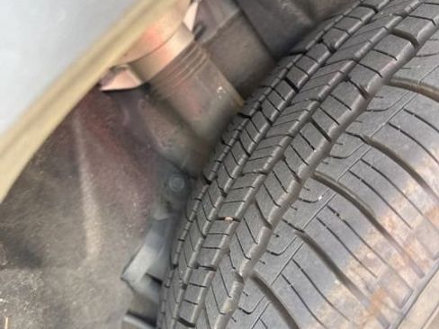 Used 2023 Toyota RAV4 XLE Premium image 23