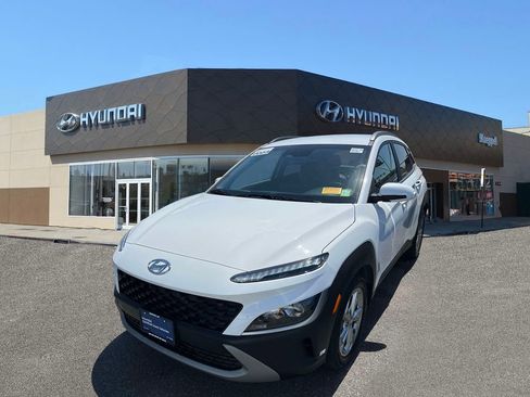 Certified 2023 Hyundai Kona SEL AWD/4WD image 4
