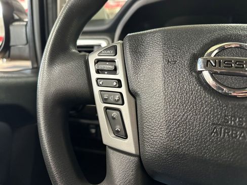 Used 2017 Nissan Titan SV image 14