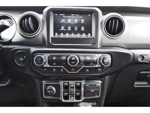 Used 2023 Jeep Gladiator Sport AWD/4WD image 26