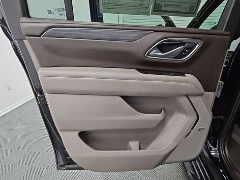 Used 2022 GMC Yukon XL SLT image 34