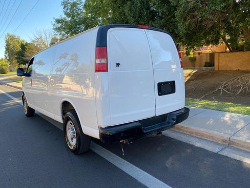 Used 2017 Chevrolet Express 3500 Extended image 52